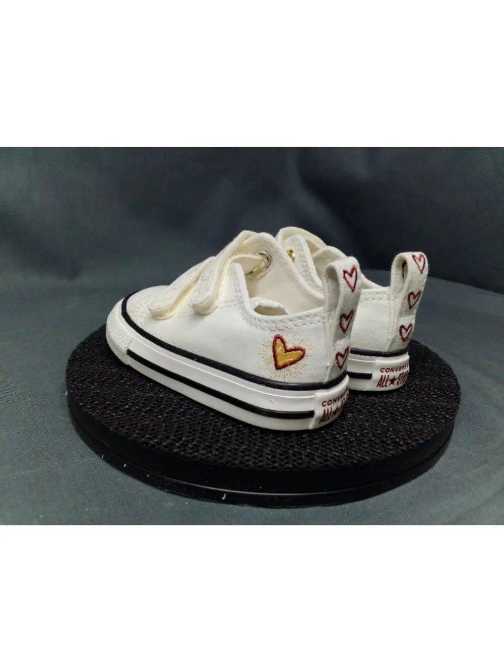 Converse White Canvas Toddler Shoes W/ Heart Embroidery Size 8 NEW NO BOX !
